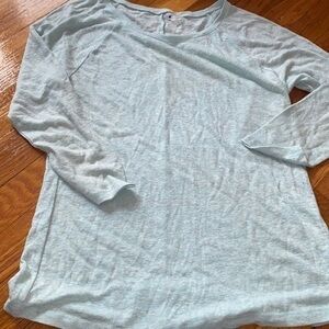 Light weight Old Navy top for layering size M gently used.